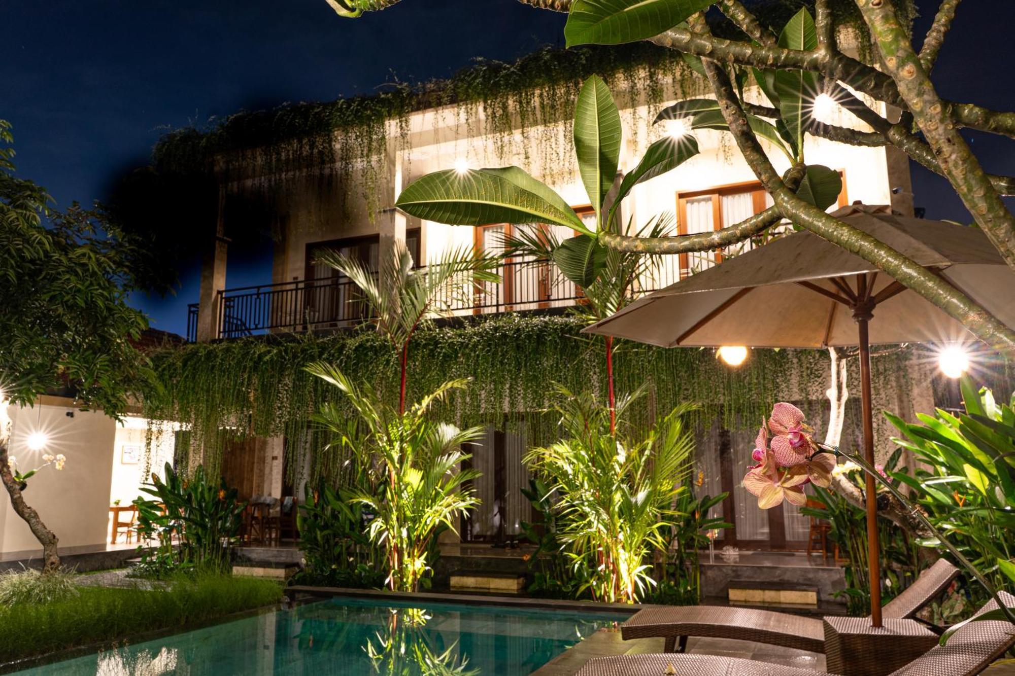 Tiny'S House Hotel Ubud  Exterior photo