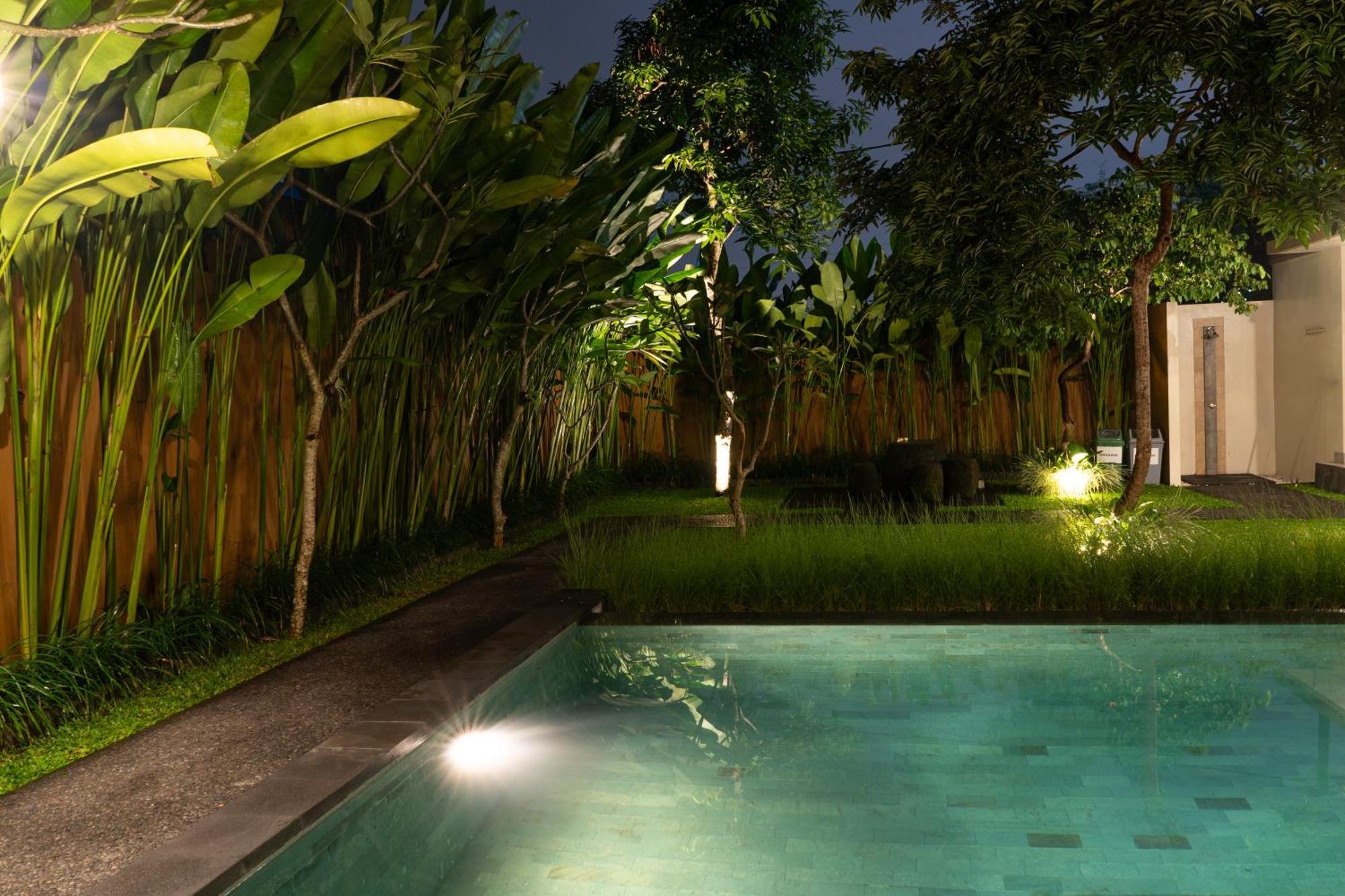 Tiny'S House Hotel Ubud  Exterior photo