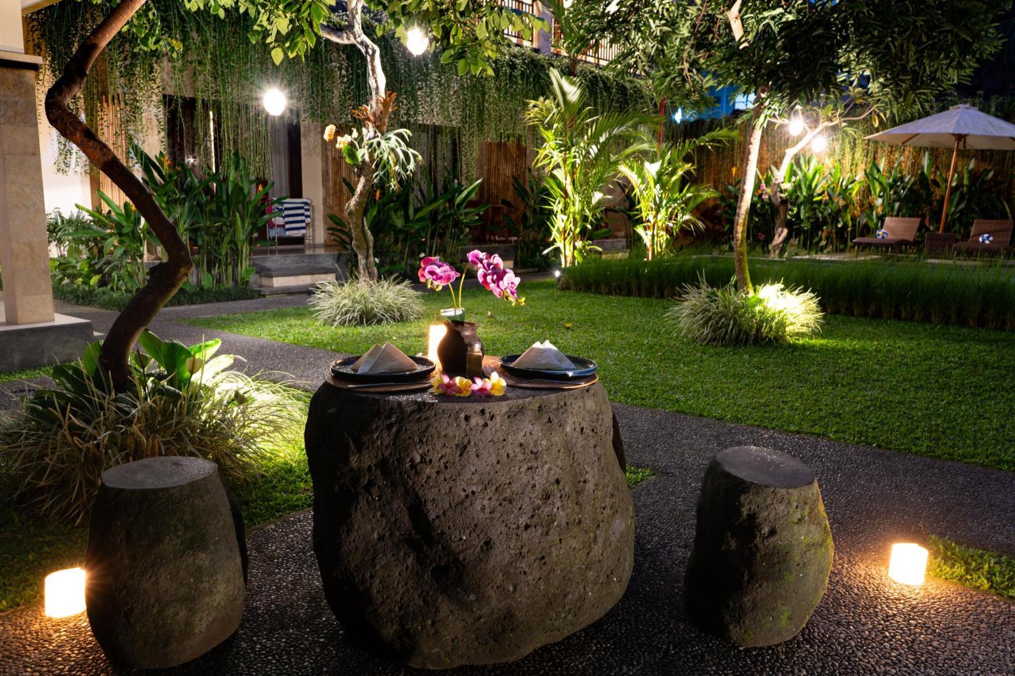 Tiny'S House Hotel Ubud  Exterior photo